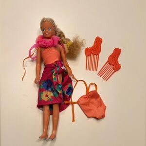 vintage Mattel Island Fun Skipper doll was released in 1987